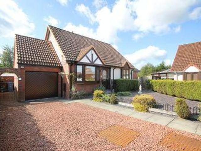 4 Bedrooms Detached bungalow for sale in Bervie Drive, Murieston, Livingston EH54