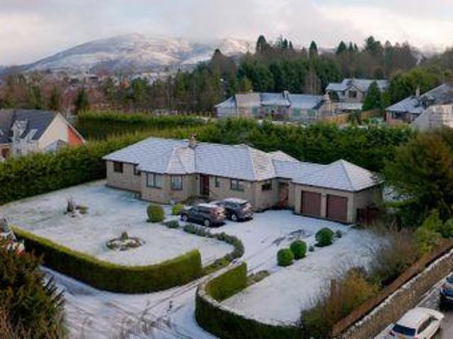 4 Bedrooms Detached bungalow for sale in Hollybank, Castleton Road, Auchterarder, Perthshire PH3