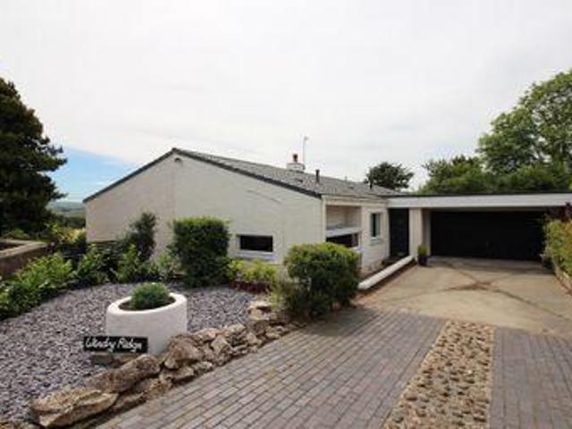 4 Bedrooms Detached bungalow for sale in 1, Greenbank Crescent, Glassford ML10