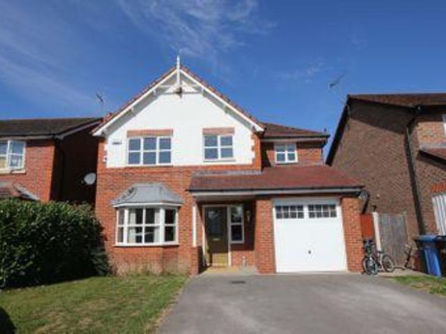 4 Bedrooms Detached house for rent in Clos Beaumaris, Bodelwyddan, Rhyl LL18