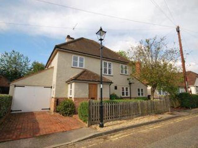 4 Bedrooms Detached house for rent in Long Garden Walk, Farnham GU9