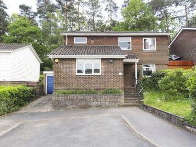 4 Bedrooms Detached house for sale in Octavia, Bracknell, Berkshire RG12