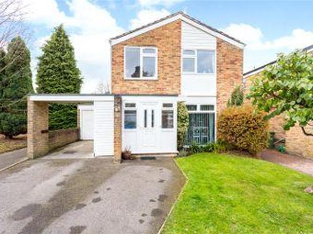 4 Bedrooms Detached house for sale in Allcard Close, Horsham, West Sussex RH12