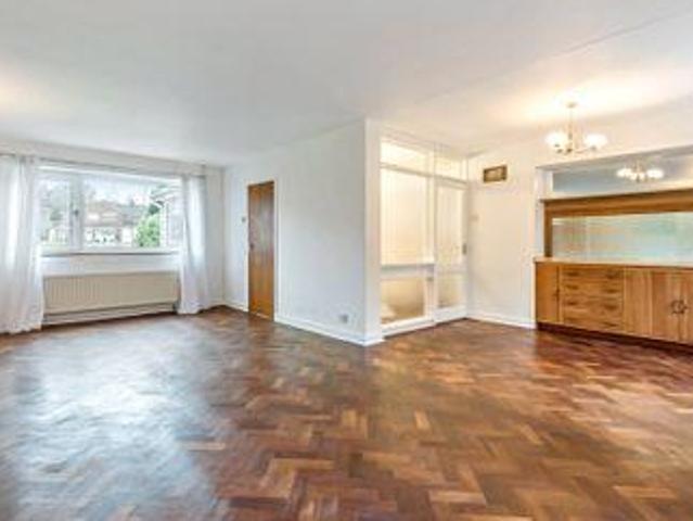 4 Bedrooms Detached house for sale in Bramley Close, Crofton Heath, Orpington BR6