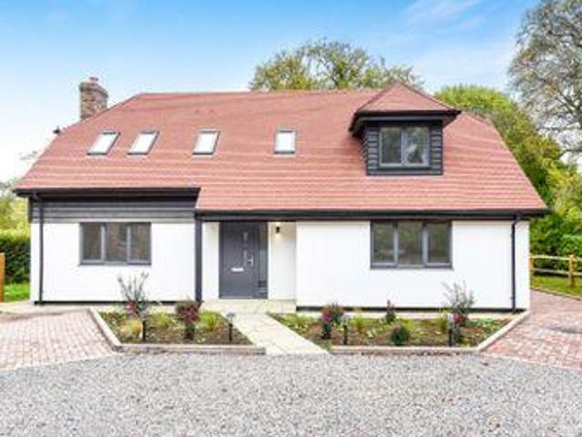 4 Bedrooms Detached house for sale in Bradstow Lodge, The Drive, Ifold, Loxwood RH14