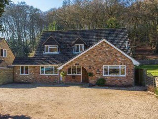 4 Bedrooms Detached house for sale in Bryants Bottom, Great Missenden HP16