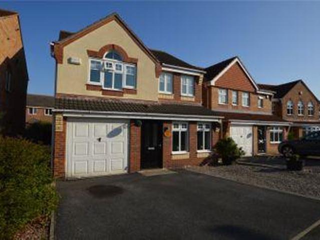 4 Bedrooms Detached house for sale in Carr Beck Road, Castleford, West Yorkshire WF10