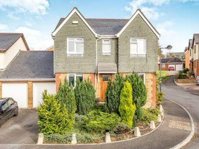 4 Bedrooms Detached house for sale in Clos Castell Newydd, Bridgend CF31