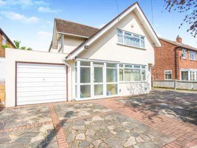 4 Bedrooms Detached house for sale in Crossmead Avenue, Greenford, Middlesex UB6