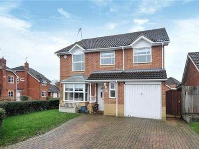 4 Bedrooms Detached house for sale in Dunford Place, Binfield, Bracknell RG42