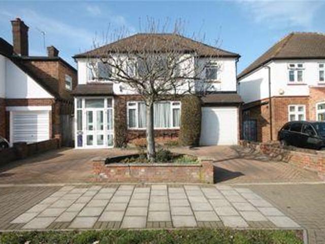 4 Bedrooms Detached house for sale in Dalkeith Grove, Stanmore, Middlesex HA7