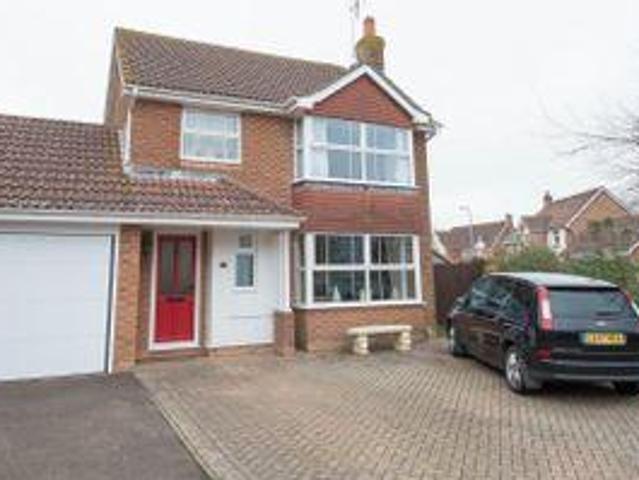 4 Bedrooms Detached house for sale in Dallaway Drive, Stone Cross, Pevensey BN24