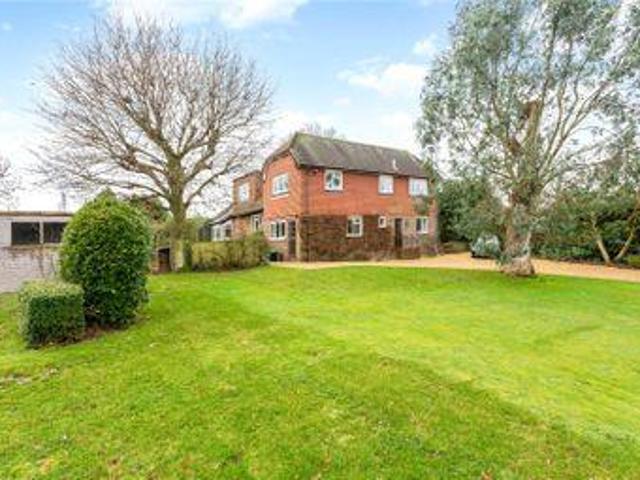 4 Bedrooms Detached house for sale in Hambledon Road, Hydestile, Godalming, Surrey GU8