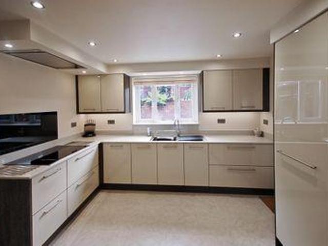 4 Bedrooms Detached house for sale in Heyworth Avenue, Blackburn BB2