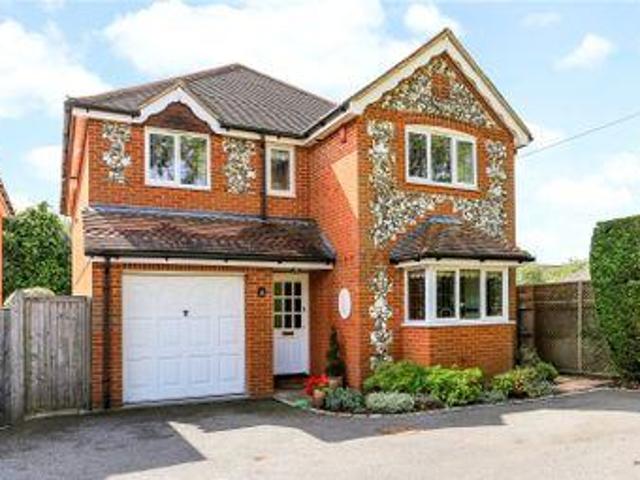 4 Bedrooms Detached house for sale in High Street, Prestwood, Great Missenden, Buckinghamshire HP16