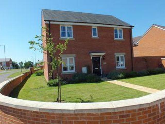 4 Bedrooms Detached house for sale in Pipistrelle Crescent, Paxcroft Mead, Trowbridge BA14
