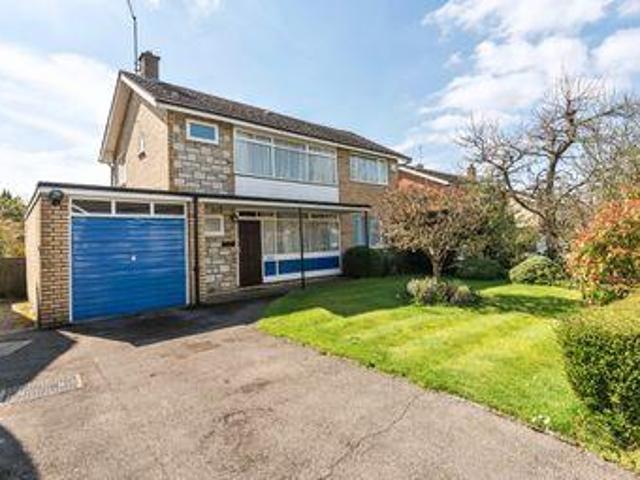 4 Bedrooms Detached house for sale in Russell Way, Petersfield GU31