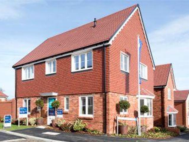4 Bedrooms Detached house for sale in Rosings Grove, Medstead, Alton, Hampshire GU34