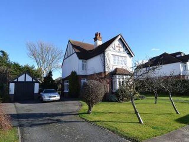 4 Bedrooms Detached house for sale in St. Annes Road, Tankerton, Whitstable CT5