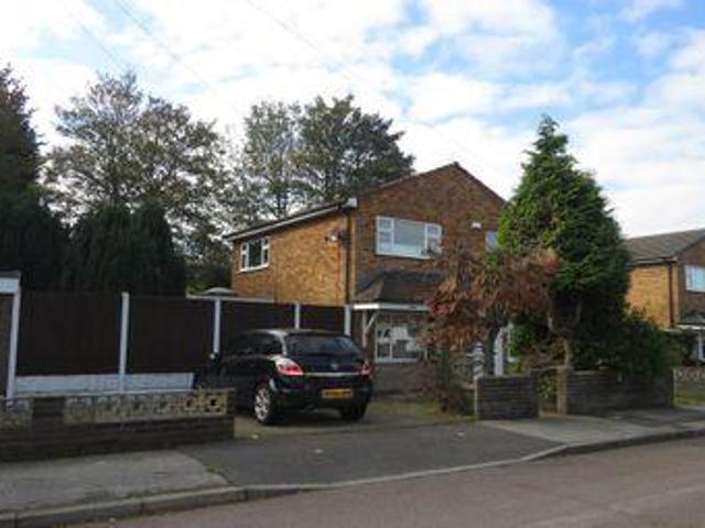 4 Bedrooms Detached house for sale in Sutton Road, Wednesbury WS10
