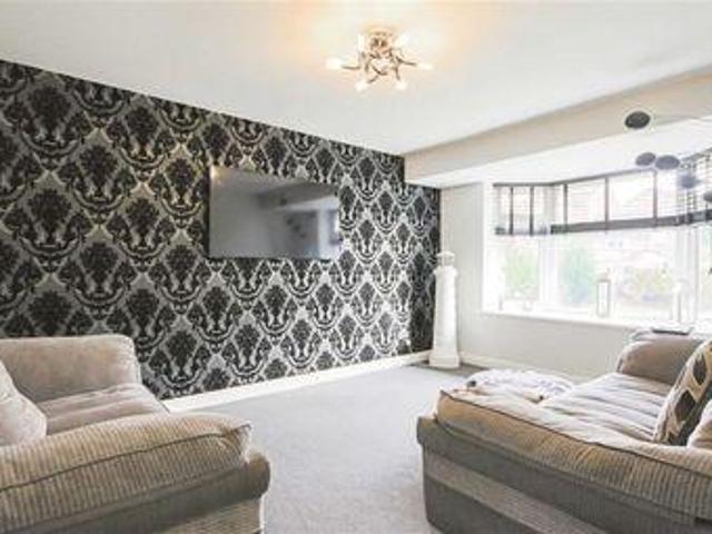 4 Bedrooms Detached house for sale in Tarn Avenue, Clayton Le Moors, Accrington BB5