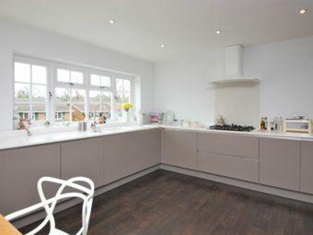 4 Bedrooms Detached house for sale in Valley Road, Henley On Thames RG9