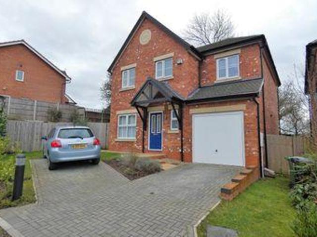 4 Bedrooms Detached house for sale in Vicarage Avenue, Congleton CW12