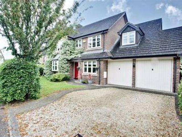 4 Bedrooms Detached house for sale in Walnut Drive, Wendover, Aylesbury HP22