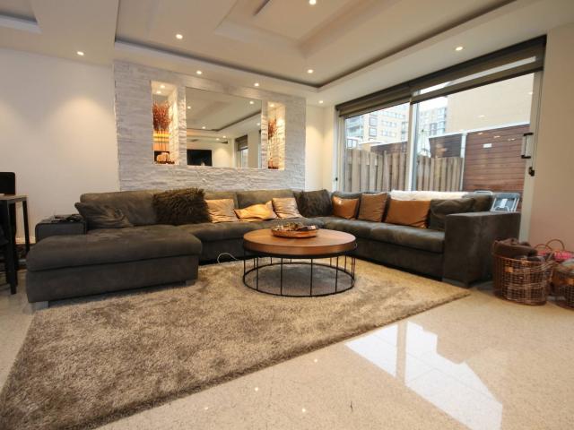 4 bedrooms eindwoning Surface Area: 160m2
