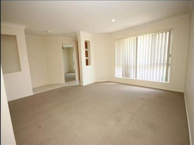 4 Bedrooms, Ensuite, 2 x Living, Side Access