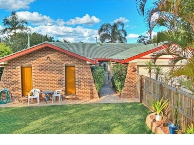 4 Bedrooms Family Home with Mountain View and Closed to All Amenities Plus Solar Panels