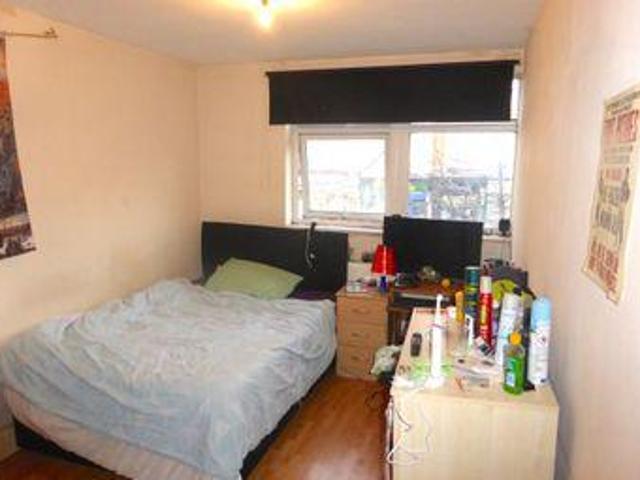 4 Bedrooms Flat for rent in New Cross Road, London SE14