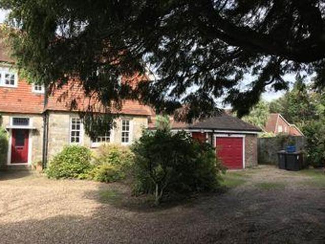 4 Bedrooms for rent in Beacon Road, Crowborough, East Sussex TN6