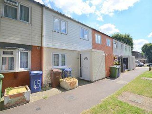 4 Bedrooms for rent in Celandine Close, South Ockendon RM15
