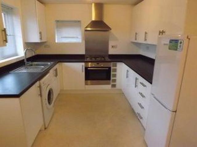 4 Bedrooms for rent in Warwick Close, Blackburn BB2