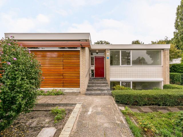 4 bedrooms Huurwoning Surface Area: 192m2