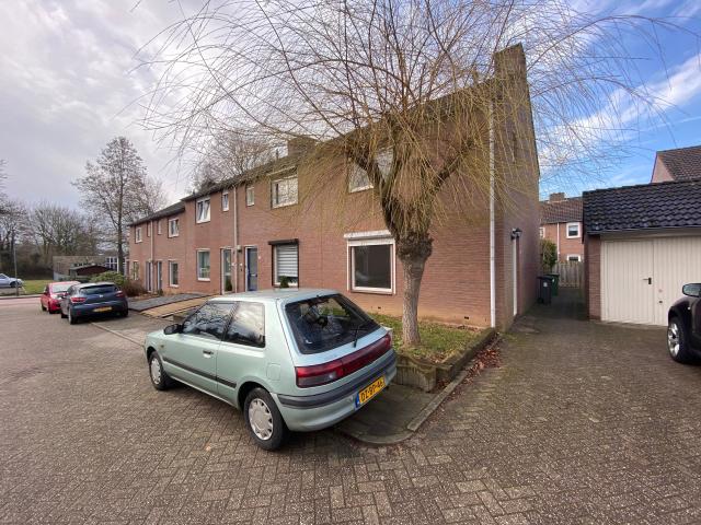 4 bedrooms Huurwoning Surface Area: 100m2