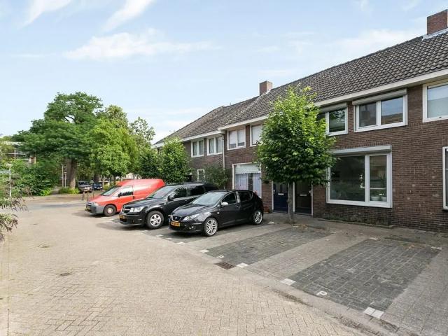 4 bedrooms Huurwoning Surface Area: 122m2
