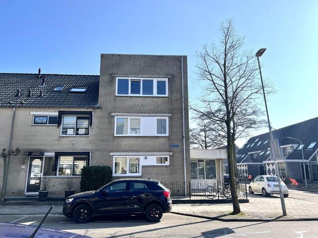 4 bedrooms Huurwoning Surface Area: 132m2