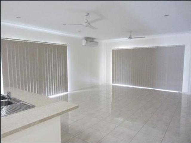 4 Bedrooms Home + Theatre
