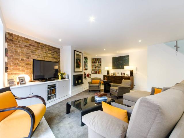 4 Bedrooms House detached for Rent in Osborne Road | Foxtons