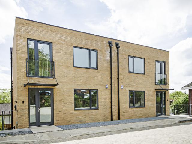 4 Bedrooms House for Rent in Orchard Close | Foxtons