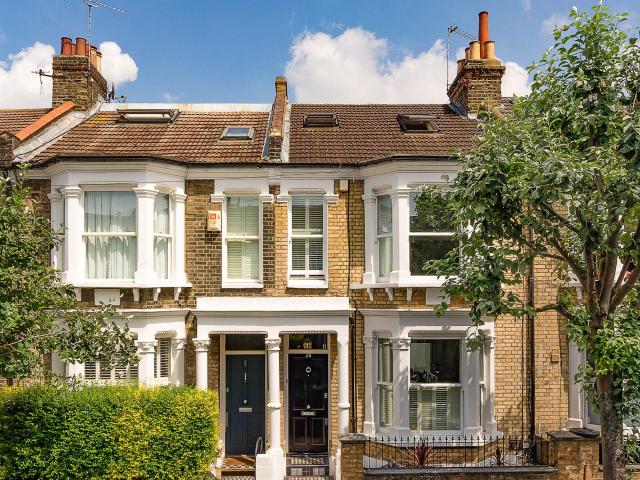 4 Bedrooms House for Rent in Eccles Road | Foxtons