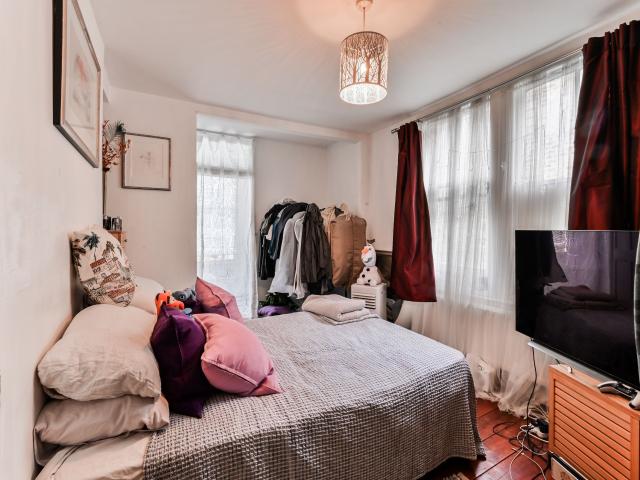 4 Bedrooms House for Rent in Princess May Road | Foxtons
