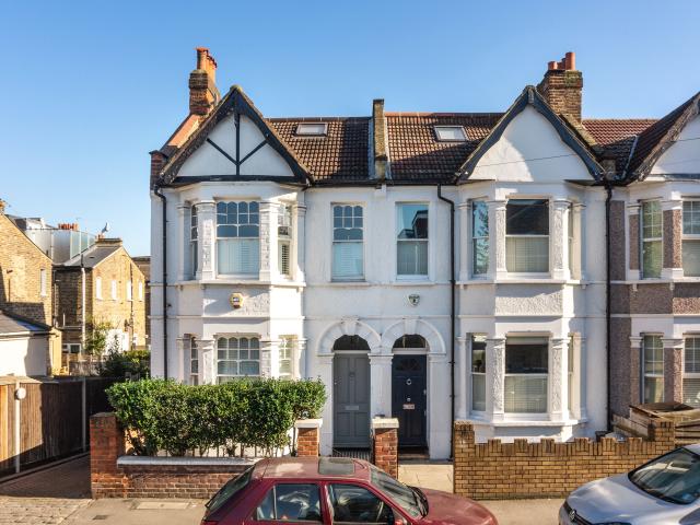 4 Bedrooms House for Rent in Ravensbury Terrace, London, SW18 | Foxtons