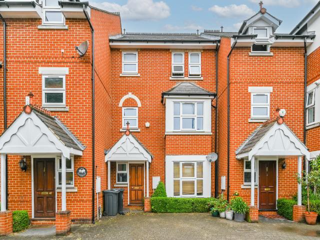 4 Bedrooms House for Rent in Sutton Court Road | Foxtons
