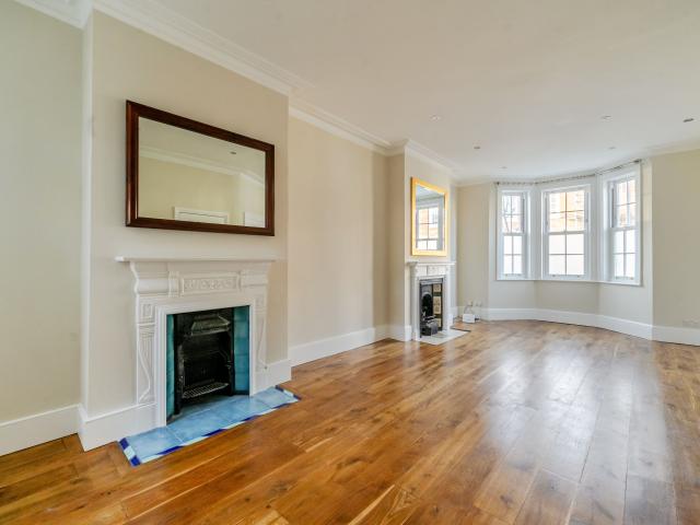 4 Bedrooms House for Rent in Sedlescombe Road | Foxtons
