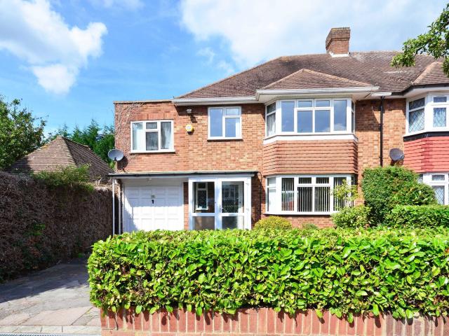 4 Bedrooms House for Rent in Warrender Way | Foxtons