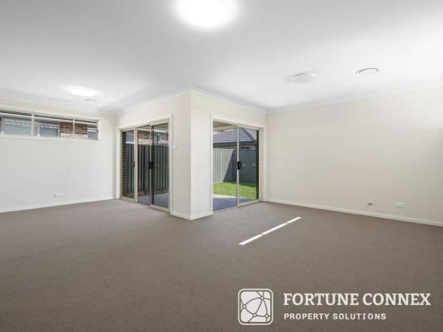4 Bedrooms House In the Heart of Marsden Park