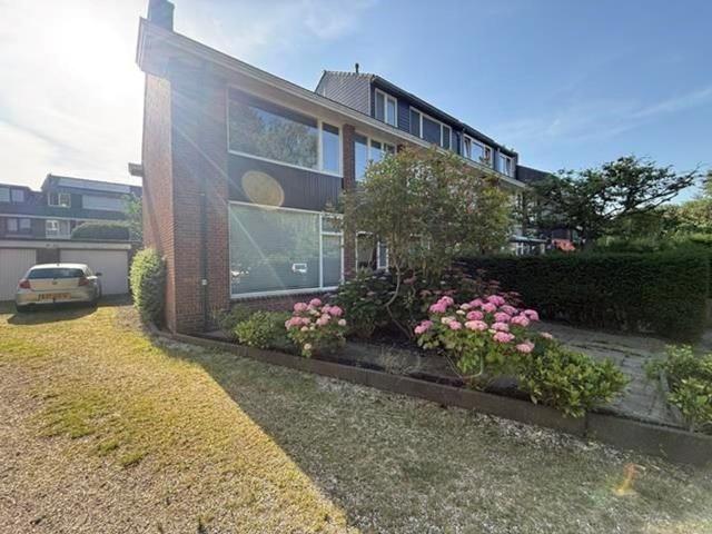 4 bedrooms House Surface Area: 119m2 Unfurnished